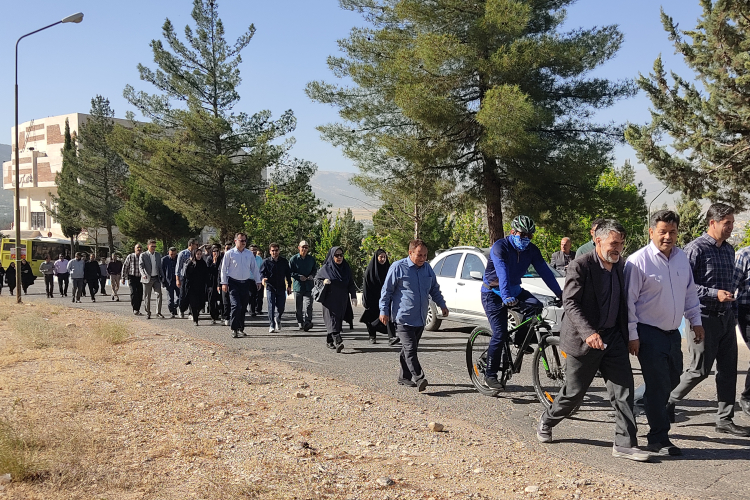 همایش پیاده‌روی دانشگاهیان دانشگاه یاسوج بمناسبت آزاد سازی خرمشهر برگزار شد