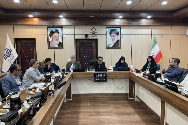 نشست مدیر برنامه ملی توانمندسازی و توسعه منطقه‌ای «نوآفرین صنعت‌ساز» معاونت فناوری و نوآوری وزارت علوم، تحقیقات و فناوری با رئیس و اعضای هیات رئیسه دانشگاه یاسوج