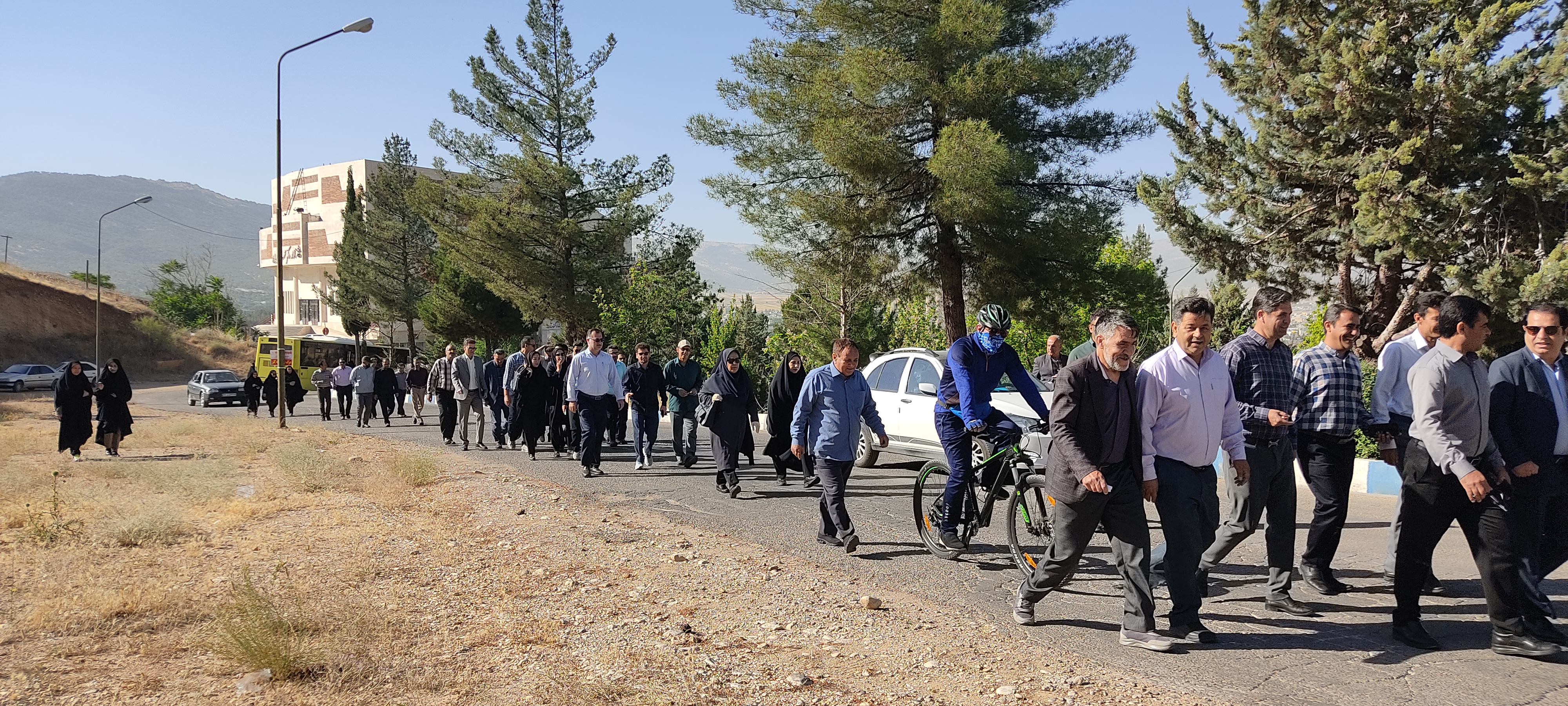 همایش پیاده‌روی دانشگاهیان دانشگاه یاسوج بمناسبت آزاد سازی خرمشهر برگزار شد