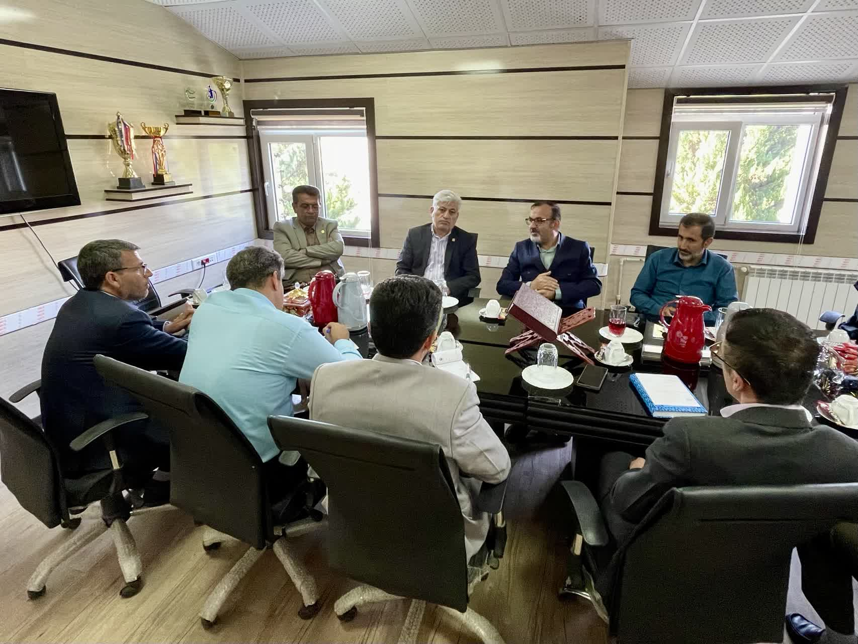 نشست صمیمی سرپرست دانشگاه یاسوج با مدیرکل تامین اجتماعی کهگیلویه و بویراحمد