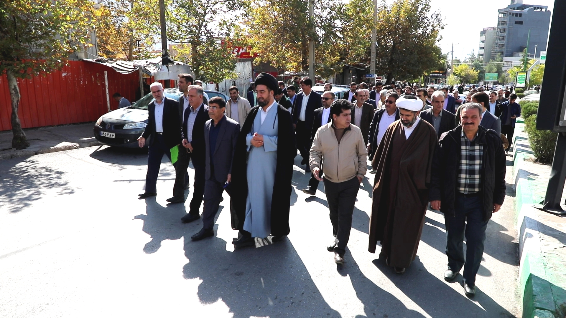 حضور دانشگاهیان دانشگاه یاسوج در راهپیمایی باشکوه《 يوم‌الله ‌۱۳ آبان 》