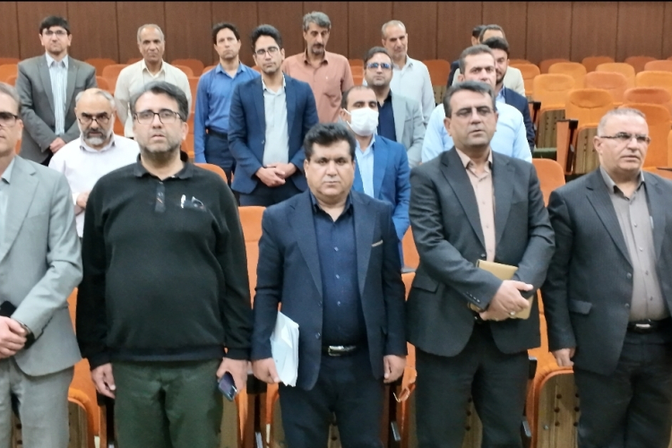 نشست صمیمی رئیس دانشگاه یاسوج با اعضای هیات علمی دانشکده علوم انسانی