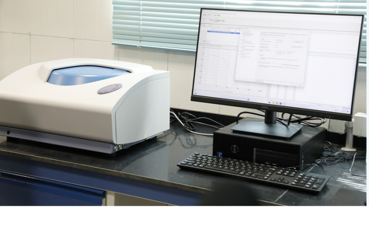 نصب و راه‌اندازی دستگاه DLS در آزمایشگاه مرکزی دانشگاه یاسوج