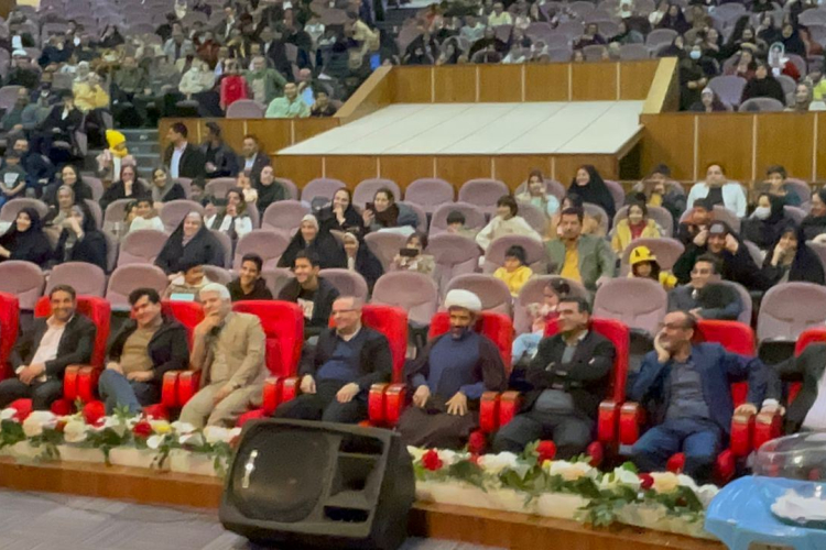 جشن بزرگ «خانواده دانشگاه یاسوج» به مناسبت میلاد حضرت علی (ع) برگزار شد / خبر خوش رییس دانشگاه درباره ترمیم حقوق کارکنان و اساتید