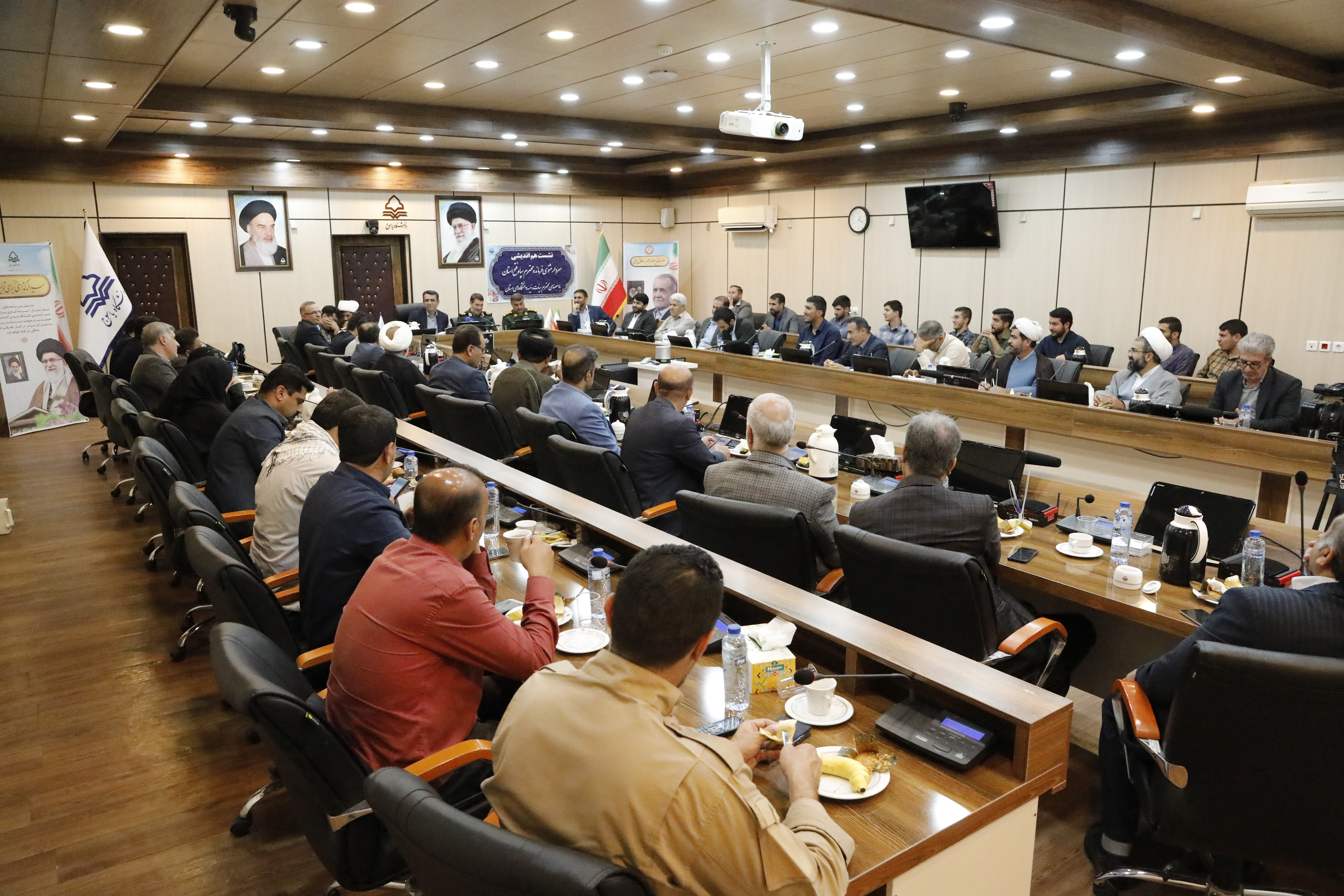 نشست هم اندیشی فرمانده سپاه فتح استان با اعضای هیئت رئیسه دانشگاه های استان