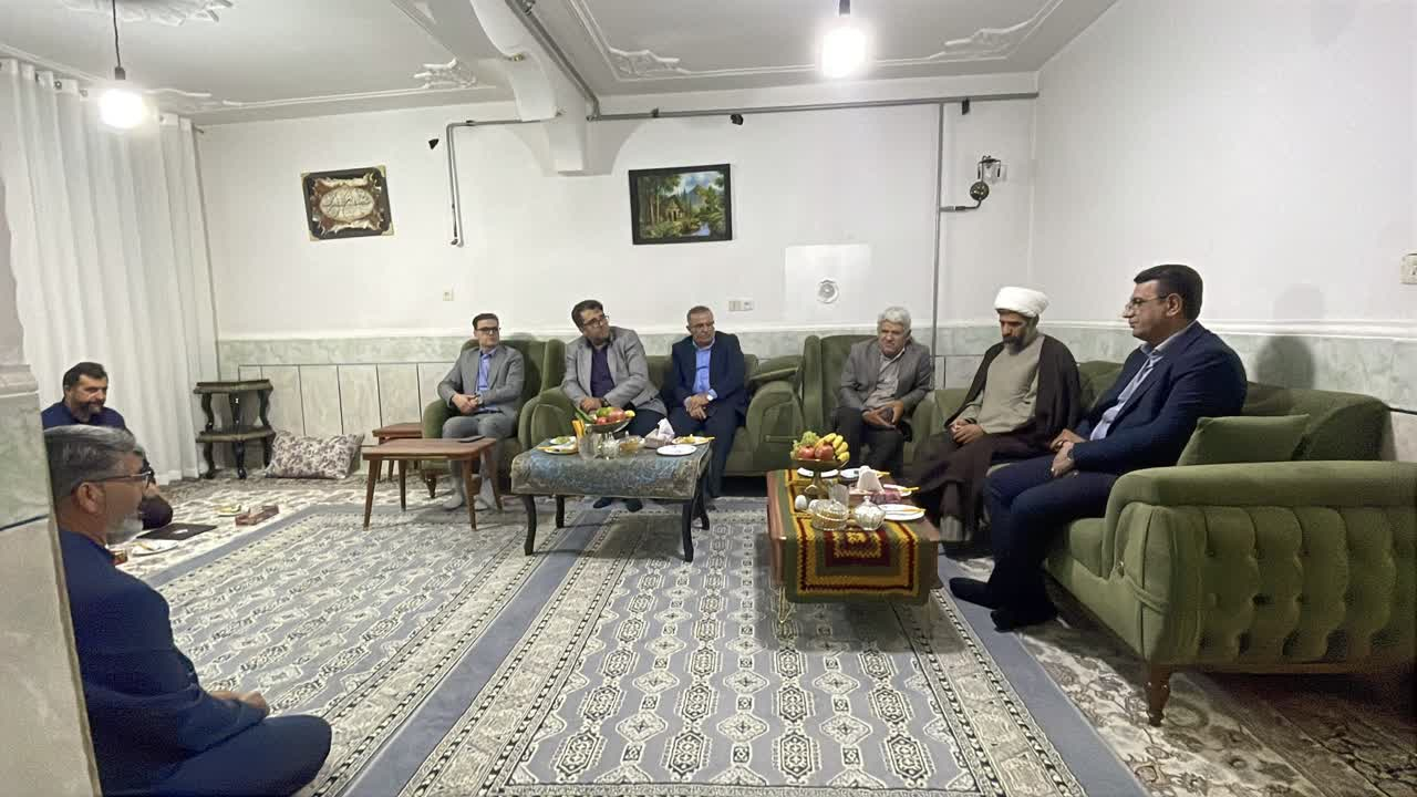 دیدار اعضای هيأت رئيسه دانشگاه یاسوج با خانواده معظم شهدا 